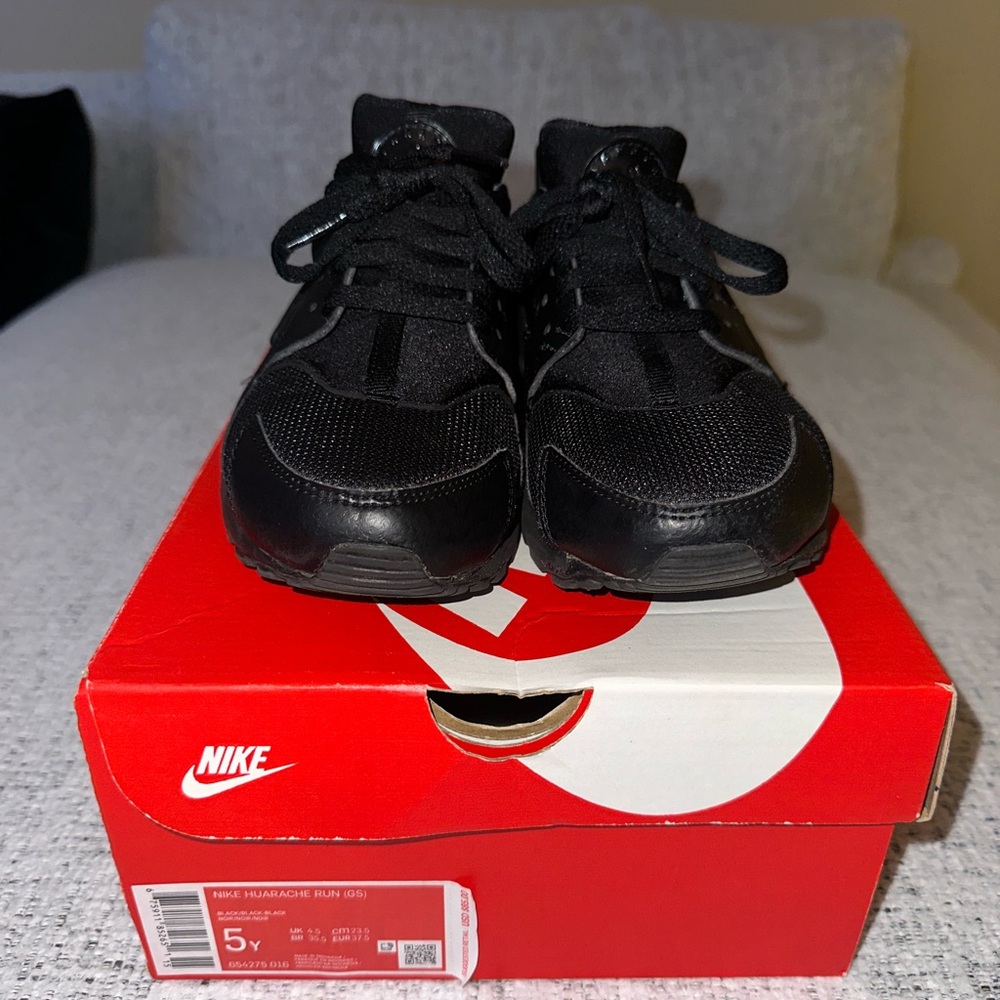 Nike Kids Black Huarache Sneakers